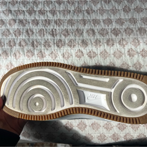 8.5 - Picture 5 of 10